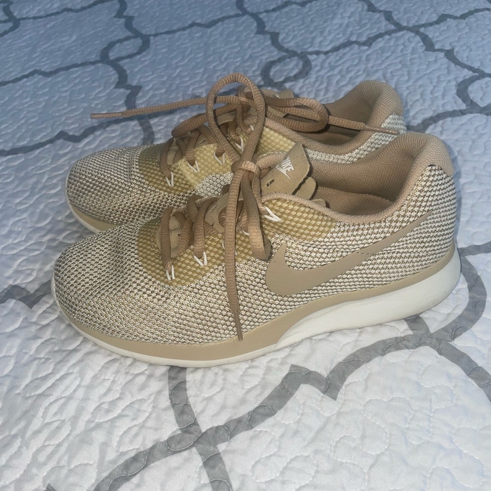 Nike Tanjun Racer Tan and White Sneakers Women’s Size 7.5